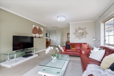 Photo of property in 14 Pittville Place, Henderson, Auckland, 0612