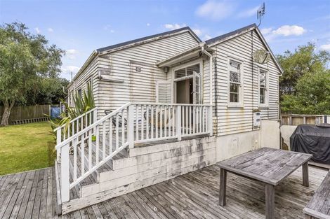 Photo of property in 2/1 Diomede Street, Bayswater, Auckland, 0622