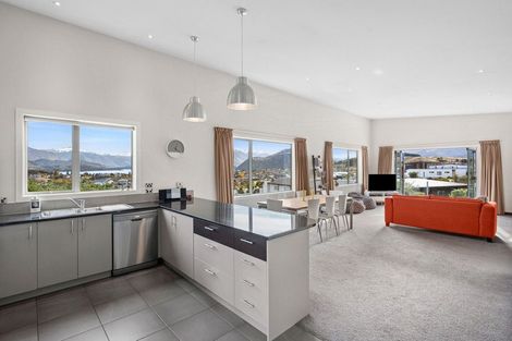 Photo of property in 12 Bovett Place, Wanaka, 9305