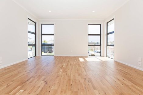 Photo of property in 9 Davey Crescent, Orewa, 0931