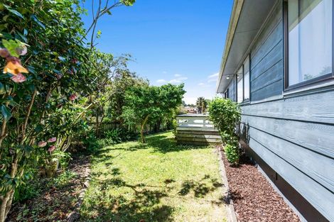 Photo of property in 12 Rossiter Avenue, Waiuku, 2123