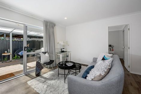 Photo of property in 1/69 Bay Street, Red Beach, 0932