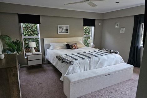 Photo of property in 1 Ambury Place, Merrilands, New Plymouth, 4312