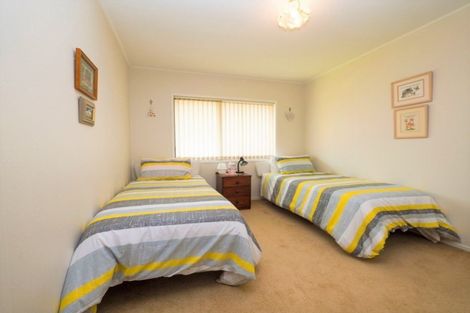 Photo of property in 2/6 Ti Nana Crescent, Henderson, Auckland, 0610