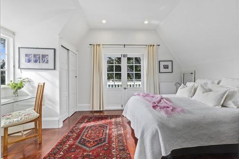 Photo of property in 40 Ngaio Road, Kelburn, Wellington, 6012