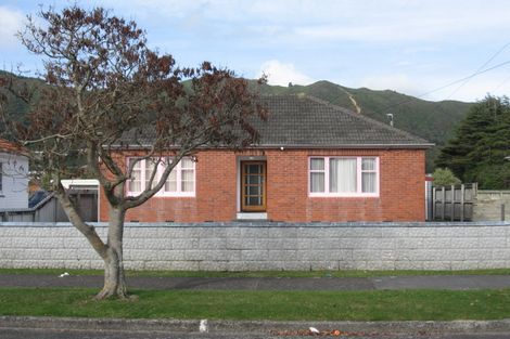 Photo of property in 37 Gibson Crescent, Naenae, Lower Hutt, 5011