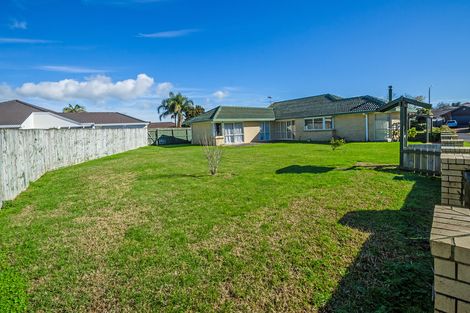 Photo of property in 3 Gairloch Place, Wattle Downs, Auckland, 2103