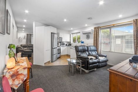 Photo of property in 292b Wainoni Road, Avondale, Christchurch, 8061