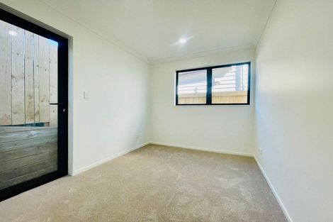 Photo of property in 8c Neems Place, Manurewa, Auckland, 2102