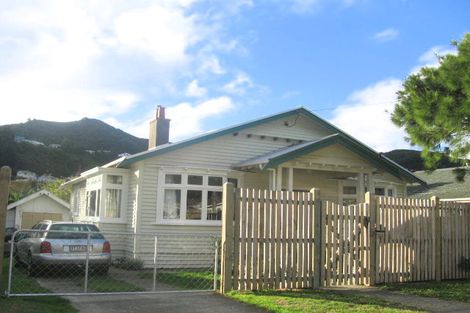 Photo of property in 12 Fernlea Avenue, Karori, Wellington, 6012