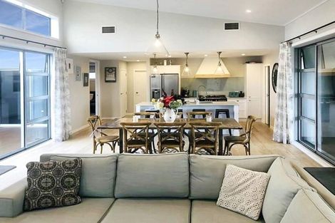 Photo of property in 9 Taranui Way, Paraparaumu Beach, Paraparaumu, 5032