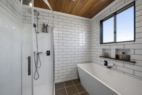 Photo of property in 43 Michael Road, Paraparaumu Beach, Paraparaumu, 5032