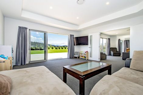 Photo of property in 25 Landsborough Drive, Darfield, 7571