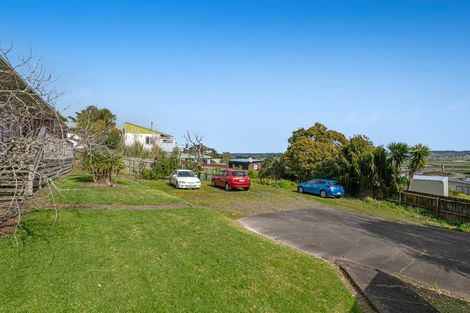 Photo of property in 2 Kaipara Crescent, Helensville, 0800
