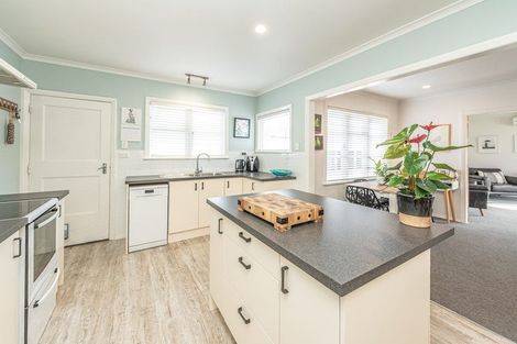 Photo of property in 4 Dickson Crescent, Saint Johns Hill, Whanganui, 4500