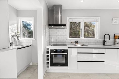 Photo of property in 1/86 Tirimoana Road, Te Atatu South, Auckland, 0602