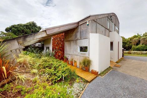 Photo of property in 30 Kent Avenue, Waitarere Beach, Levin, 5510