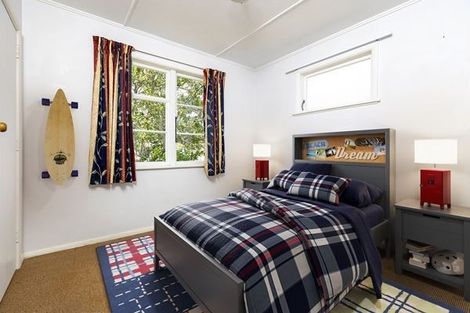 Photo of property in 3 Bird Grove, Stokes Valley, Lower Hutt, 5019