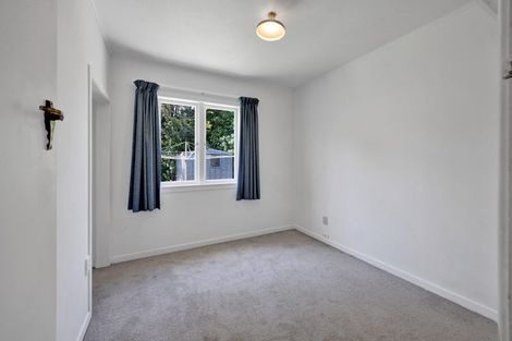 Photo of property in 37 Awanui Street, Merrilands, New Plymouth, 4312