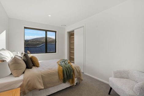 Photo of property in 47 Shepherd Road, Jacks Point, Queenstown, 9371