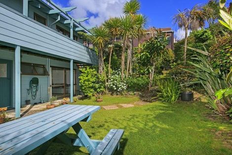Photo of property in 2/39 Parr Terrace, Castor Bay, Auckland, 0620