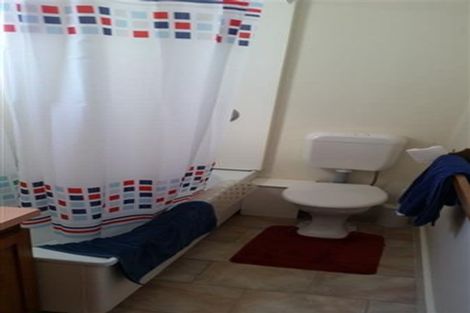 Photo of property in Devonport Apartments, 17/127 Saint Aubyn Street, New Plymouth, 4310