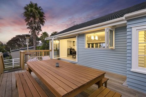 Photo of property in 1/84 Birkenhead Avenue, Birkenhead, Auckland, 0626