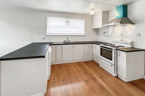 Photo of property in 8 Woburn Place, Takaro, Palmerston North, 4412