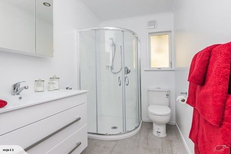 Photo of property in 27b Cypress Drive, Maungaraki, Lower Hutt, 5010