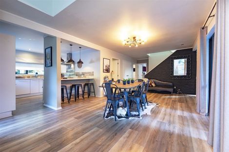 Photo of property in 422 Scenic Drive, Waiatarua, Auckland, 0612