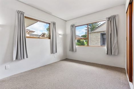 Photo of property in 2/146 Queen Street, Pukekohe, 2120