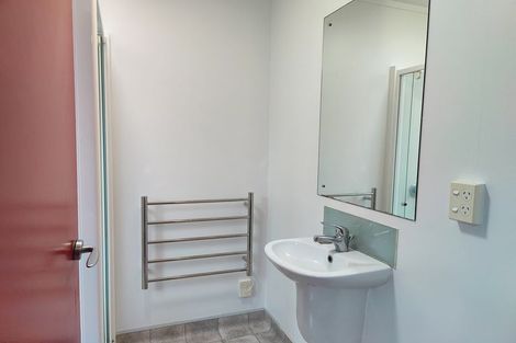 Photo of property in 3 Kelvin Grove, Te Aro, Wellington, 6011