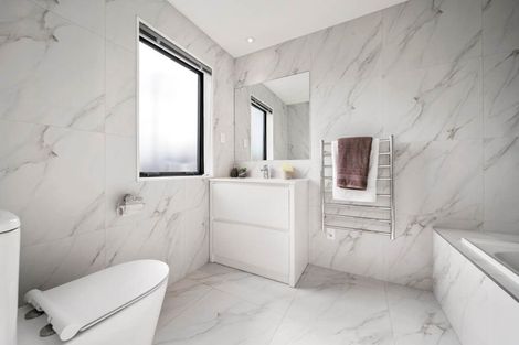 Photo of property in 674 East Coast Road, Pinehill, Auckland, 0630