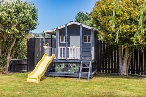 Photo of property in 116 Kahu Road, Paremata, Porirua, 5024