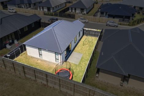 Photo of property in 18 Kura Lane, Aranui, Christchurch, 8061