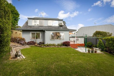 Photo of property in 1/12 Ballini Rise, West Harbour, Auckland, 0618