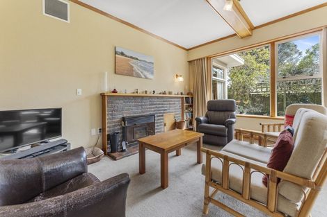 Photo of property in 11 Hughes Avenue, Hokowhitu, Palmerston North, 4410