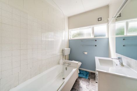 Photo of property in 4/23 Collins Avenue, Tawa, Wellington, 5028