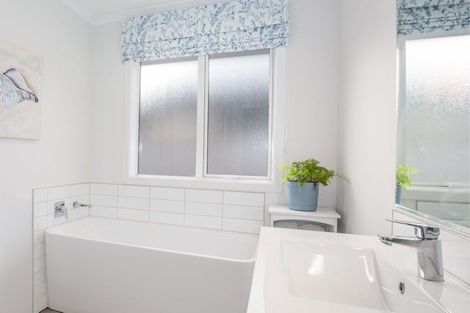 Photo of property in 8 Paioke Street, Waikanae, 5036