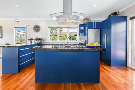 Photo of property in 61 Seaview Road, Paremata, Porirua, 5024