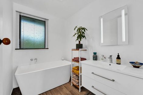 Photo of property in 5 Ngahere Street, Inglewood, 4330