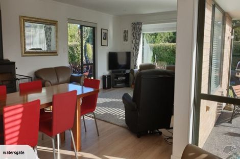 Photo of property in 5 Perrin Place, Darfield, 7510