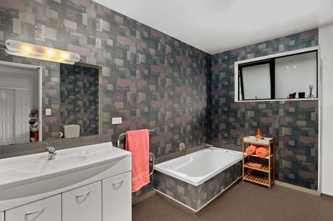 Photo of property in 42 Sunhaven Cove, Cromwell, 9310