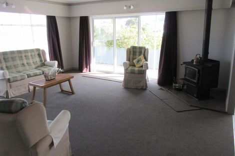 Photo of property in 30 Timaru Road, Waimate, 7924