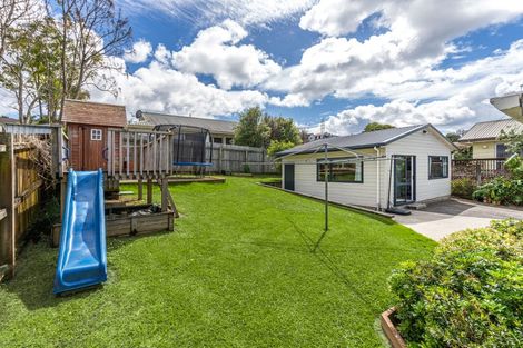 Photo of property in 50 Athena Drive, Totara Vale, Auckland, 0629