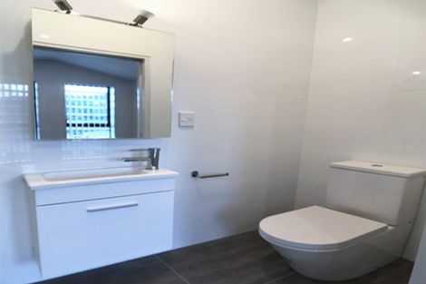 Photo of property in 2/10 Silver Moon Road, Albany Heights, Auckland, 0632