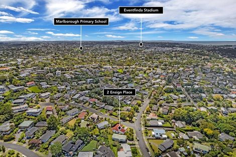 Photo of property in 2 Ensign Place, Hillcrest, Auckland, 0627