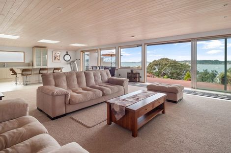 Photo of property in 69 Omokoroa Road, Omokoroa, 3114