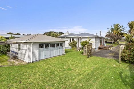 Photo of property in 13 Lorenzen Bay Road, Raglan, 3225