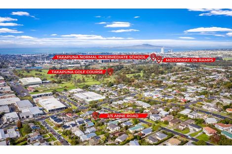 Photo of property in 2/5 Anne Road, Hillcrest, Auckland, 0627